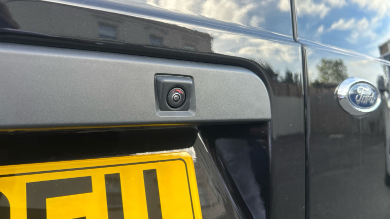 Ford Transit Connect 240 L2 Diesel 2.0 EcoBlue 122ps Limited Van Auto